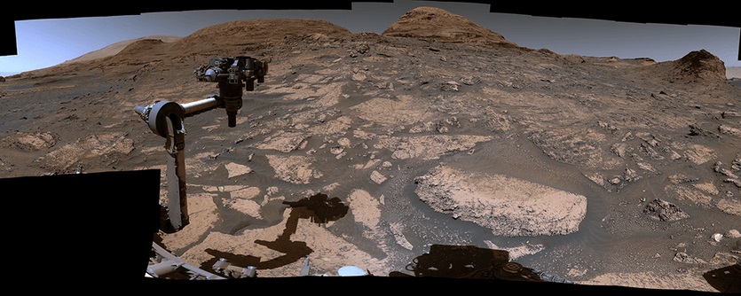 Maval Curiosity has captured new panoramic views of Mars