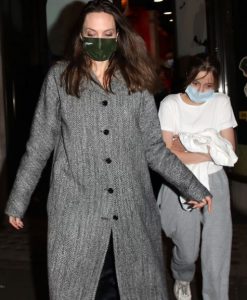 Angelina Jolie and her daughter Vivienne4