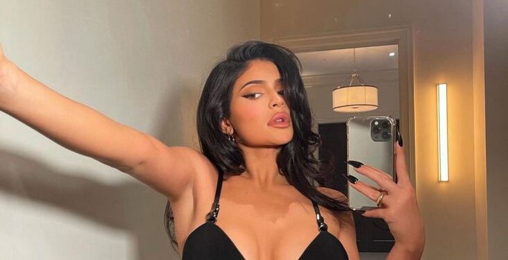 Kylie Jenner became the first woman to have 300 million followers on INSTAGRAM Kylie Jenner became the first woman to have 300 million followers on INSTAGRAM