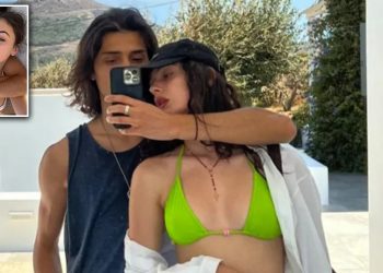 Deva Cassel, the 17-year-old daughter of Monica Bellucci, is spending the holidays with her boyfriend