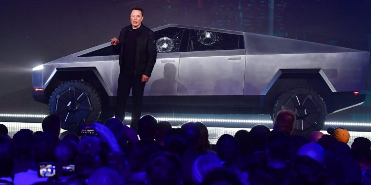 Elon Musk announced the release of Cybertruck once again Elon Musk announced the release of Cybertruck once again