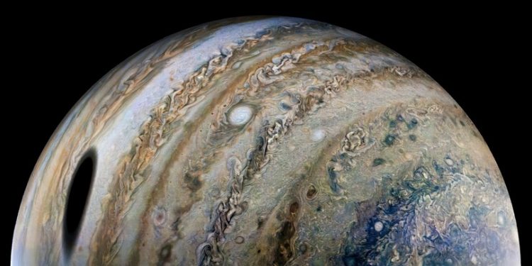 Scientists have obtained new stunning photos of Jupiter’s storms Scientists have obtained new stunning photos of Jupiter’s storms