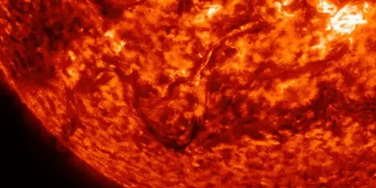Watch a massive ‘canyon of fire’ explode from the sun (video) Watch a massive ‘canyon of fire’ explode from the sun (video)