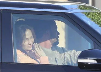 Ben managed to make JLo hate the paparazzi too – “Bennifer’s” date on “Mac Drive”